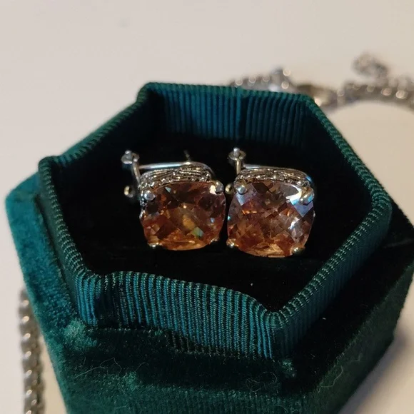 Champagne Stud Earrings and Pendant Set - Champagne - Picture 6 of 8